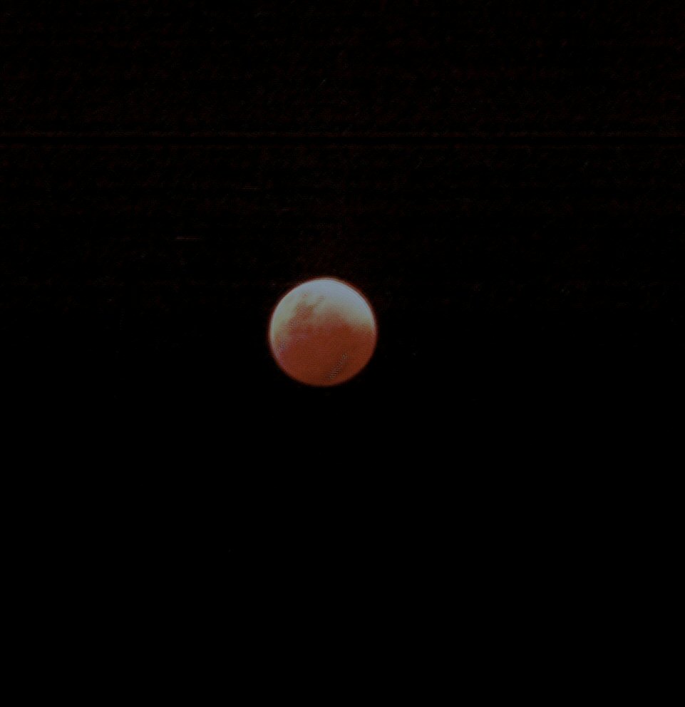 [Lunar+Eclipse+8+28+07_0001-edit-crop2.jpg]