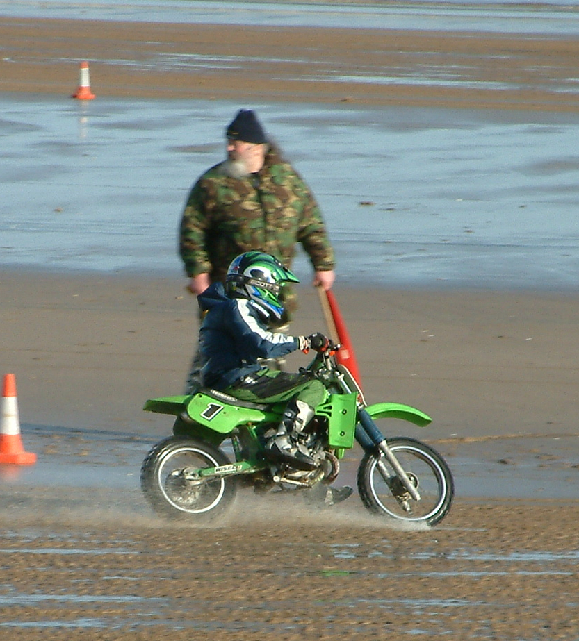 [Mablethorpe+motorcycle+sandracing+27+Jan+2008+141.jpg]