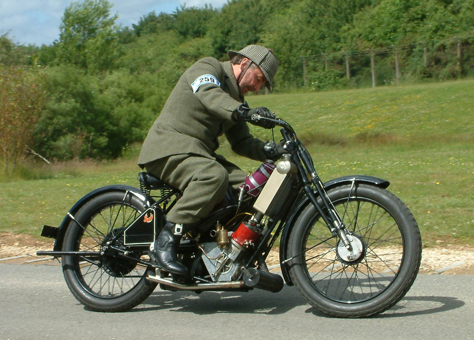 [Banbury+Run+2008+1927+Scott+Squirrel+Motorcycle.jpg]