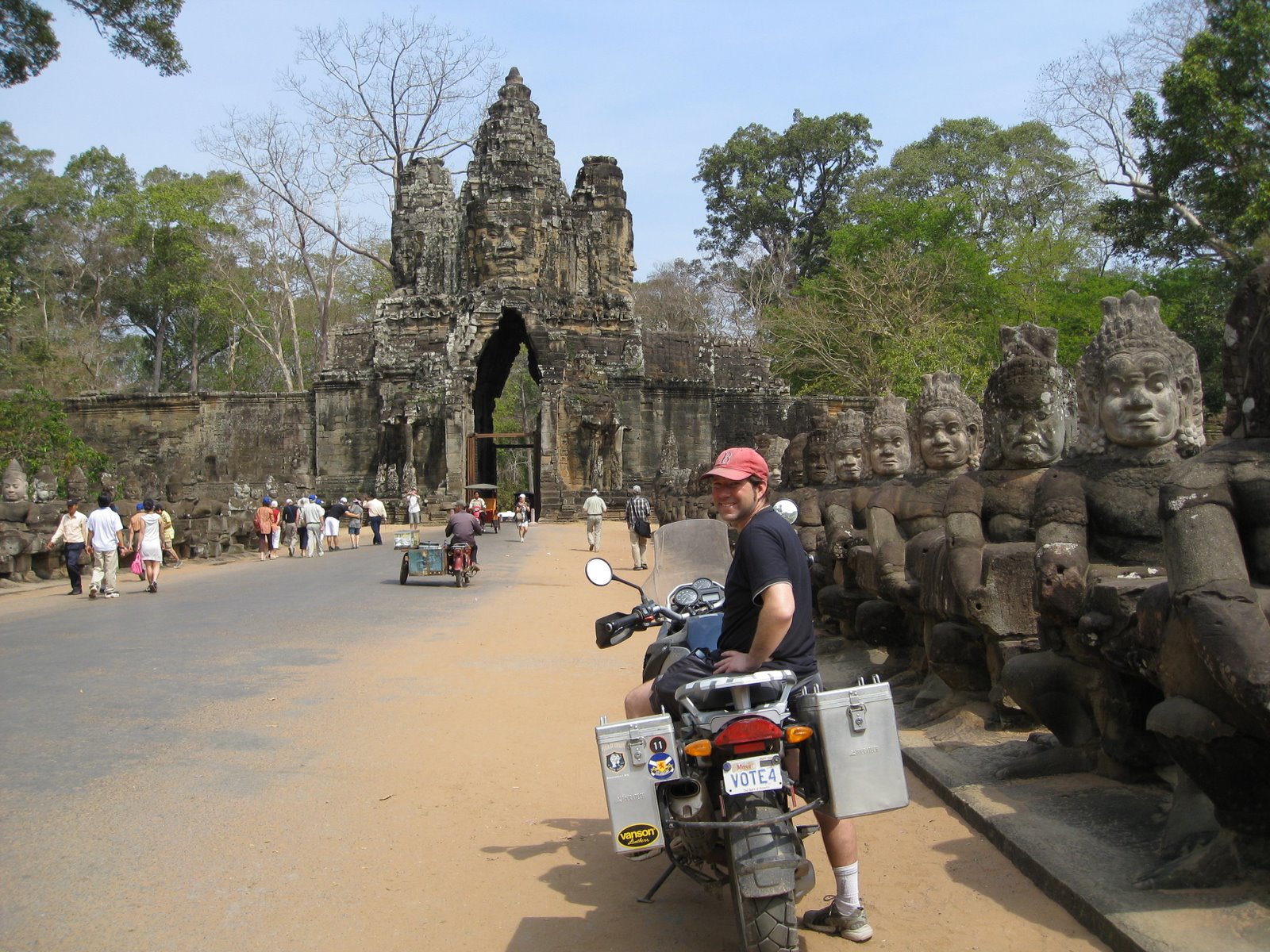 [Cambodia+#1+078.JPG]