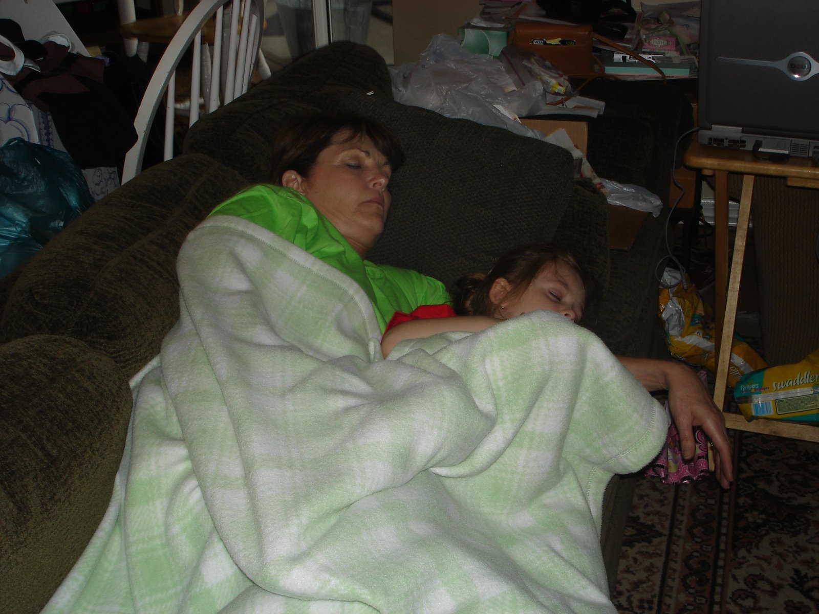 [Thanksgiving+2007+-+Sleeping+Kitty+And+Kyla+(5).jpg]
