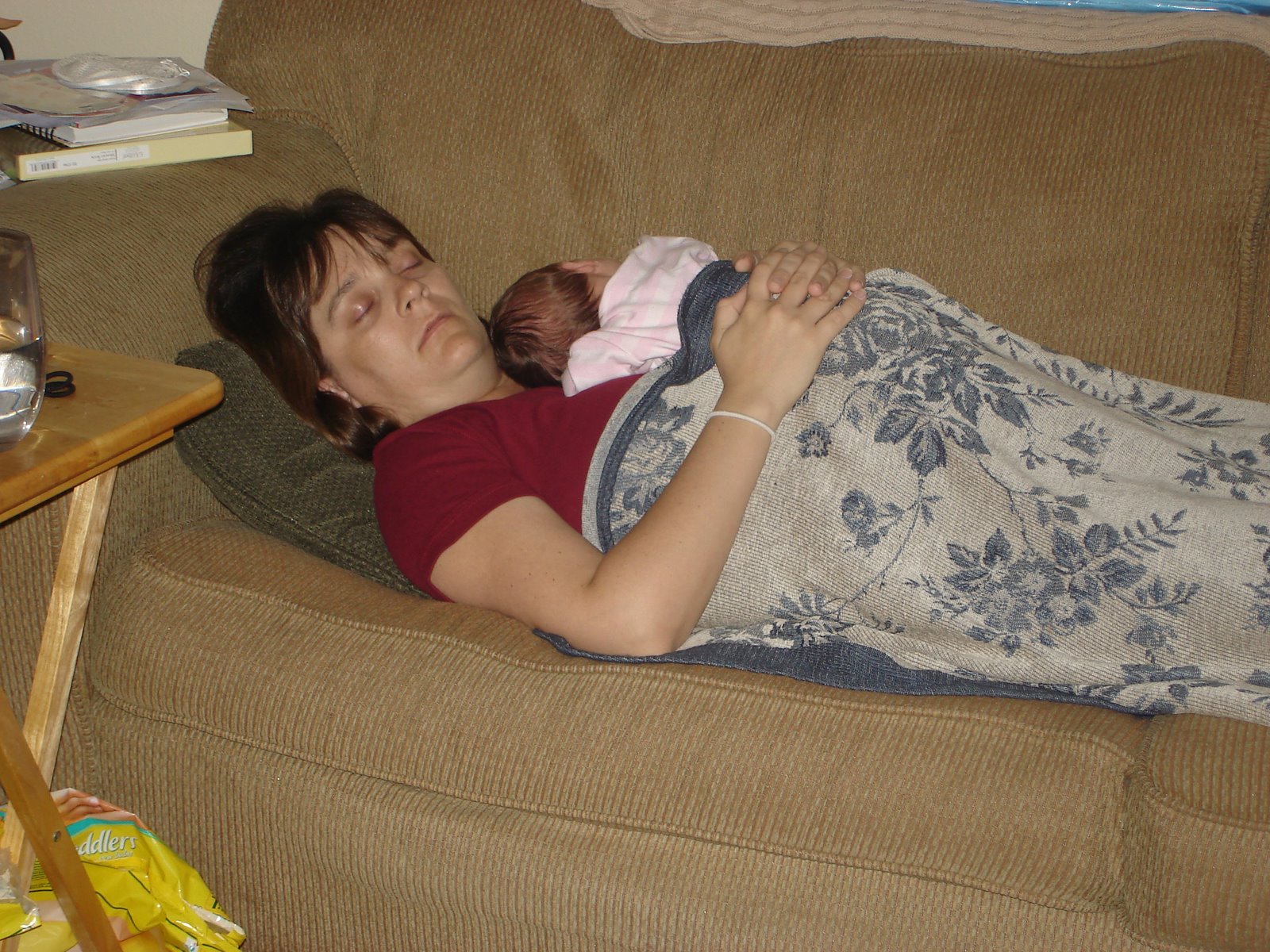 [Sleeping+Mommy+&+Bryleigh.jpg]