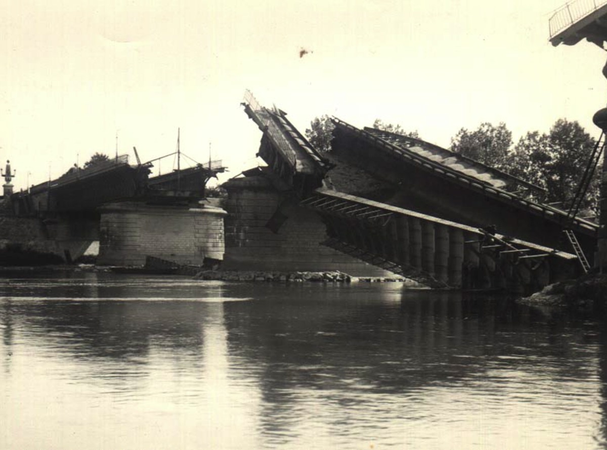 [pont-canal1940.JPG]