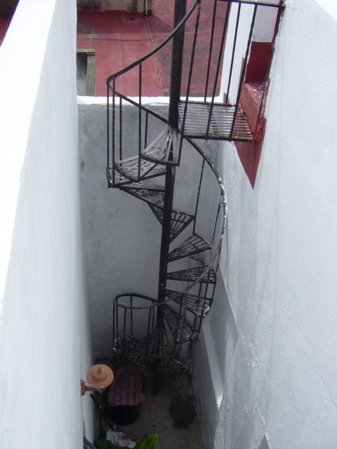 [mexico+stairs+to+the+roof.JPG]