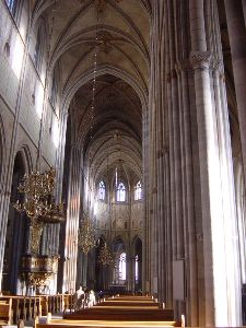 [Uppsala_cathedral_inside-sm.JPG]
