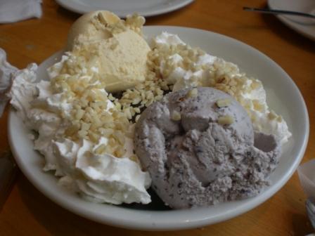 [Ice+cream+&+brownies.JPG]