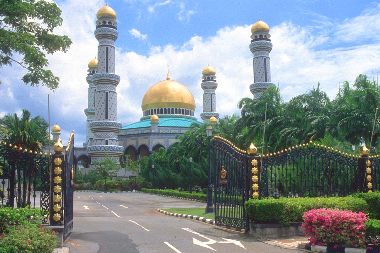 [BWN+Brunei+Bandar+Seri+Begawan+Jame+Asr+Hassanil+Bolkiah+Mosque+b.jpg]
