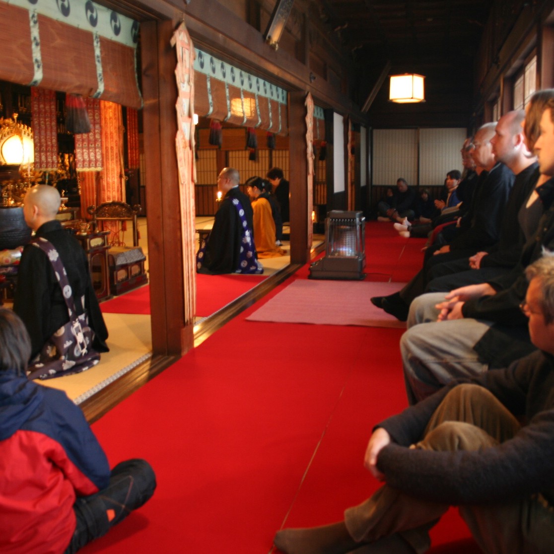 [Ceremoniamatinalbudista.Shojoshinin.Koyasan,+Wakayama,+Japo.+30+marc2007.JJuste.9656retall.jpg]