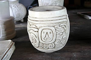 [2008+Pottery+reproduction+from+Palenque[2].jpg]