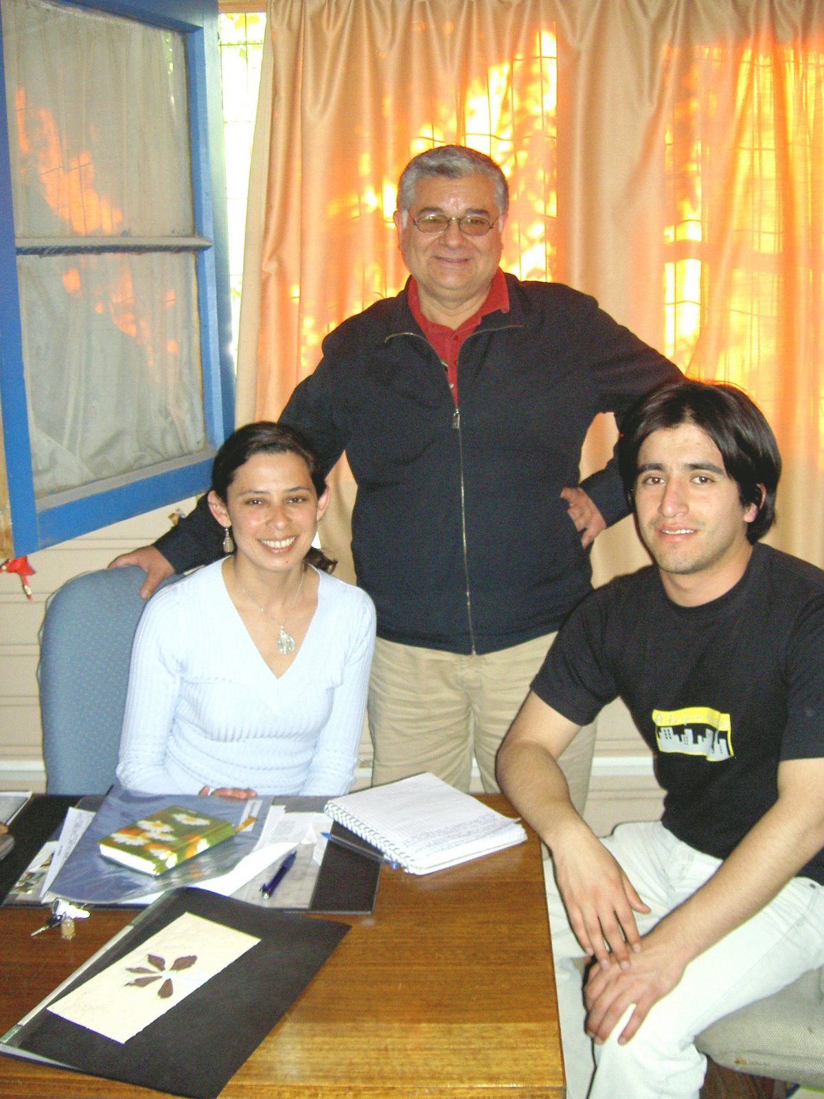 [M.Faunes+-+Karina+Arias+-+Elias++Vega+CEAM+sept+2007.jpg]