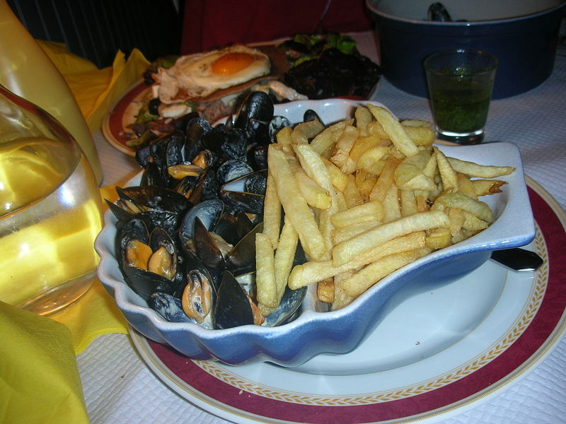 [800px-Moules_frites.jpg]