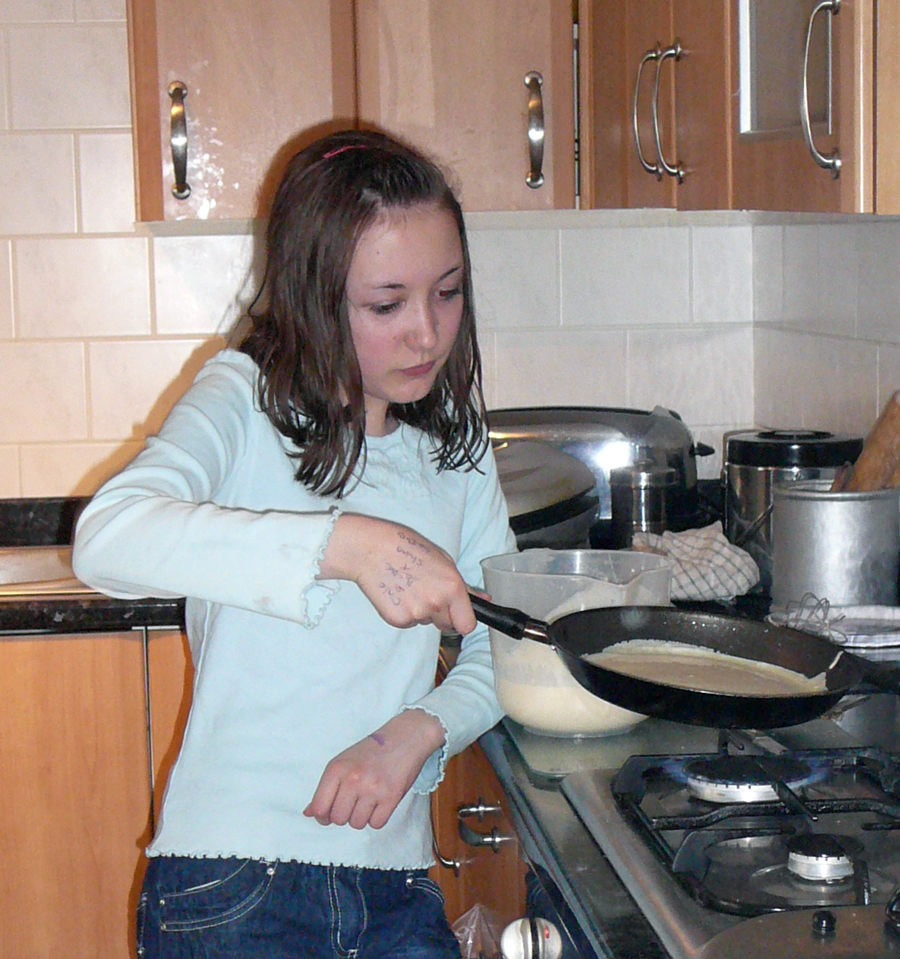 [Making-pancakes.jpg]