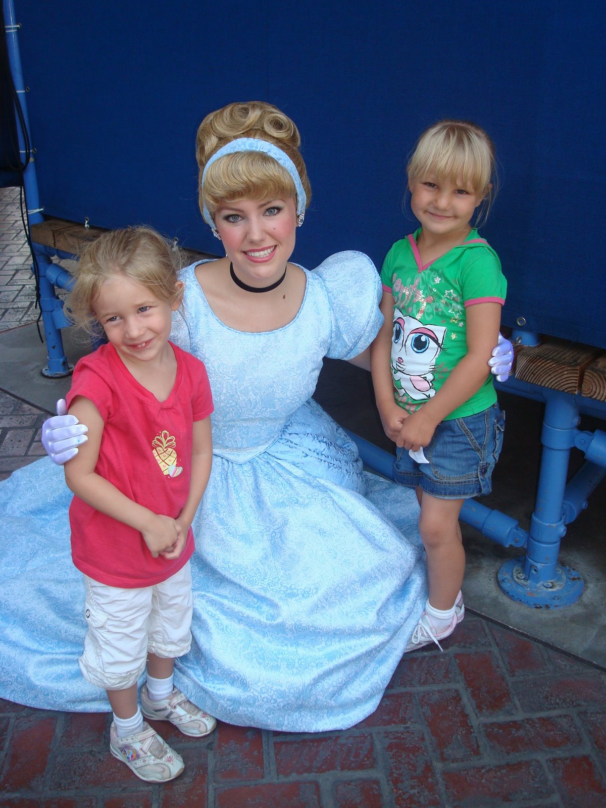 [6-08+Princess+Cinderella+with+Taylor+and+Jo.jpg]