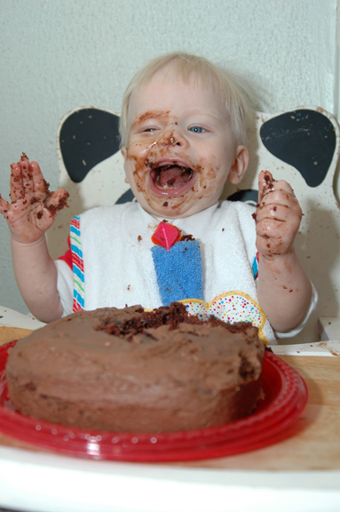 [Baby+Eating+Cake.jpg]