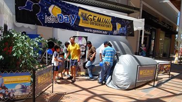 El Planetario Móvil fue la estrella del evento AstroDay Chile recibiendo más de 300 personas durante el día en un viaje de los cielos chilenos