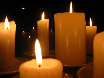 [candles+on+anti-christmas.jpg]