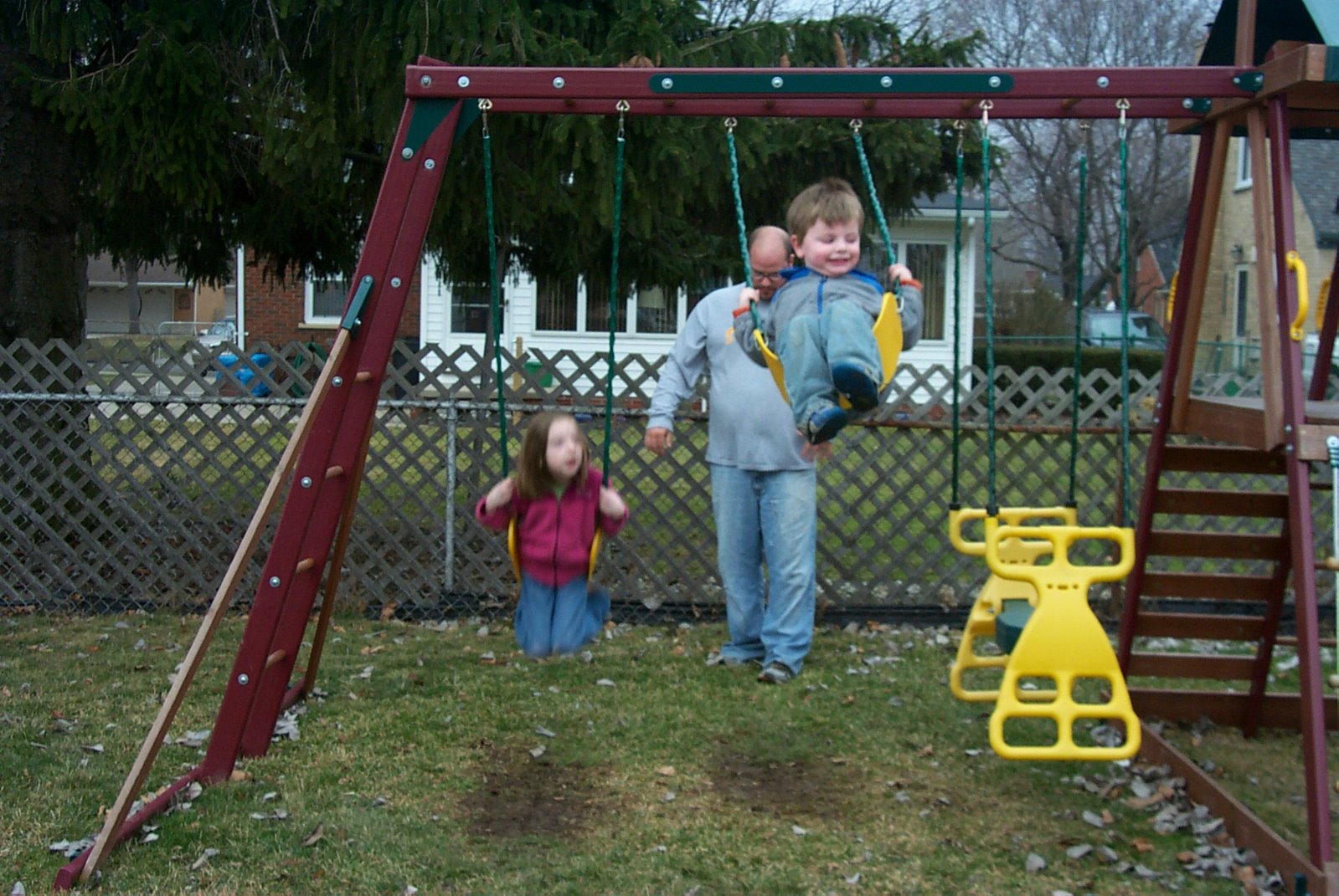 [Kids+playing+outside+035.jpg]