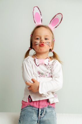 [little-girl-easter-bunny.jpg]