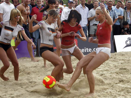 [Austria_vs_Alemania_Femenino_Eurocopa_2008_010.jpg]