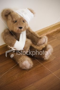 [ist2_4464780-bandaged-teddy.jpg]