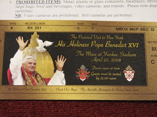 [papal.mass.yankee.stadium.jpg]