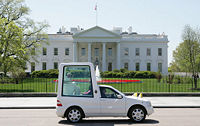 [Pope-mobile_passes_the_White_House.jpg]