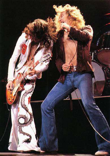 [Led_Zeppelin_on_stage_1977.jpg]