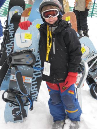 [Declan+snowboard+small2.jpg]