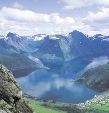 [norway_fjords_1.jpg]