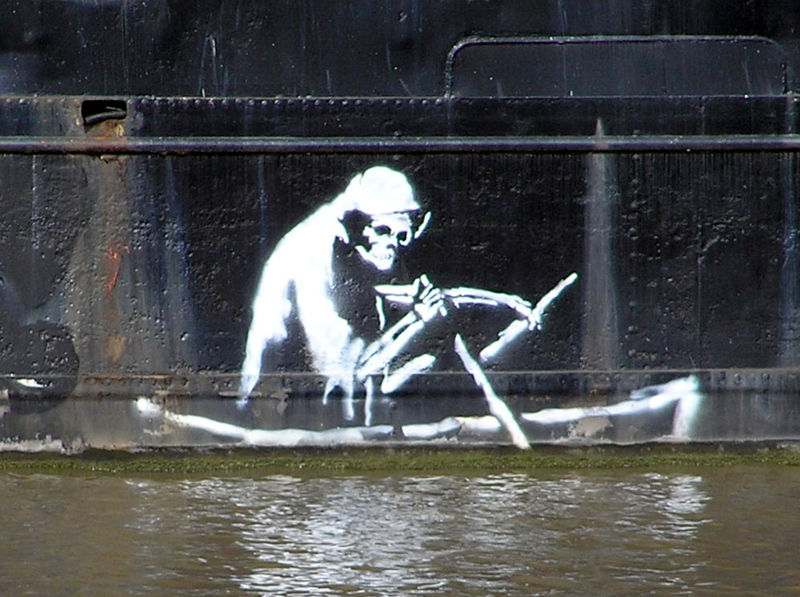 [800px-Banksy.on.the.thekla.arp.jpg]