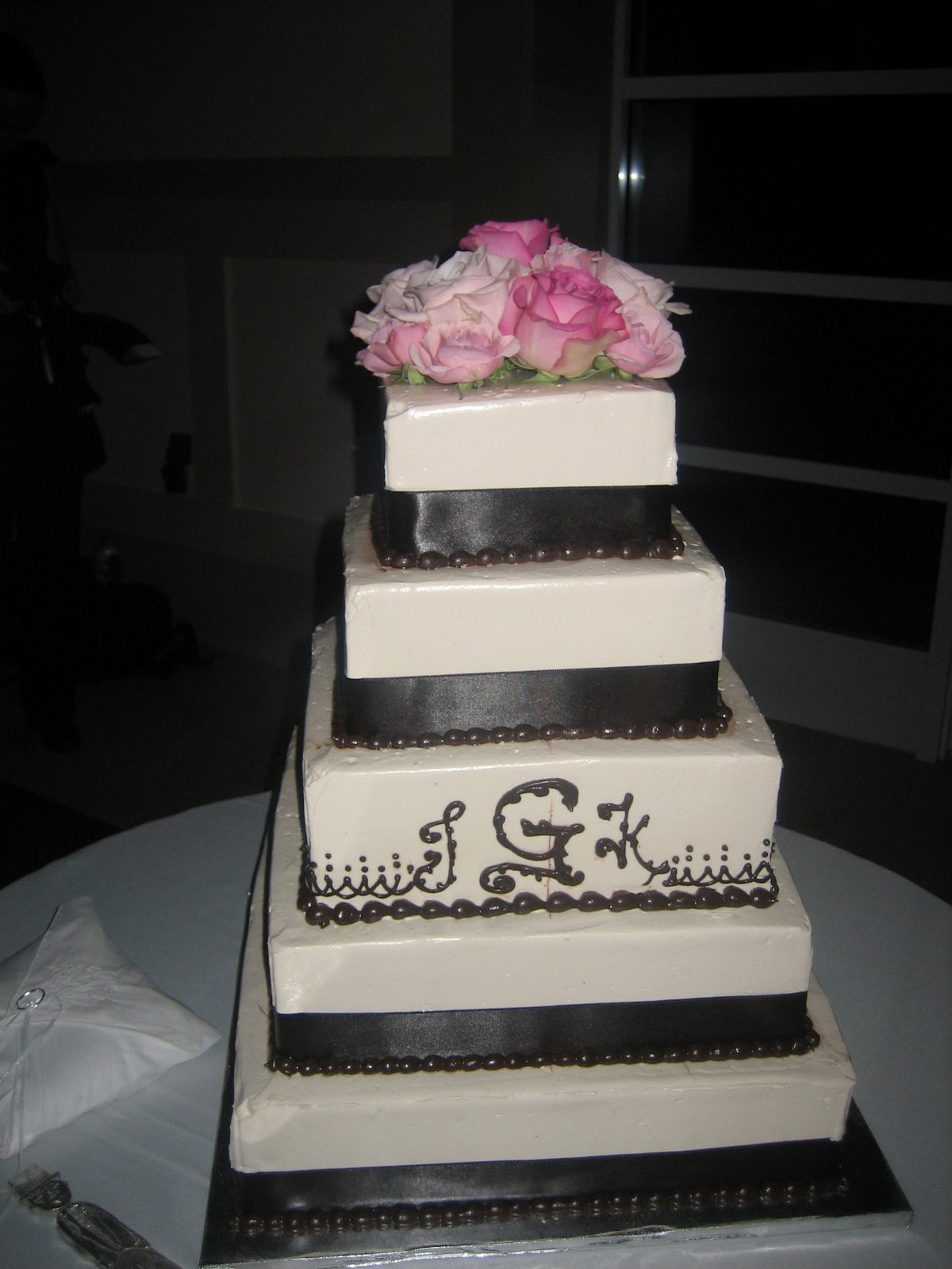 [Jenn&Keith+Gilman+Wedding+Cake.JPG]