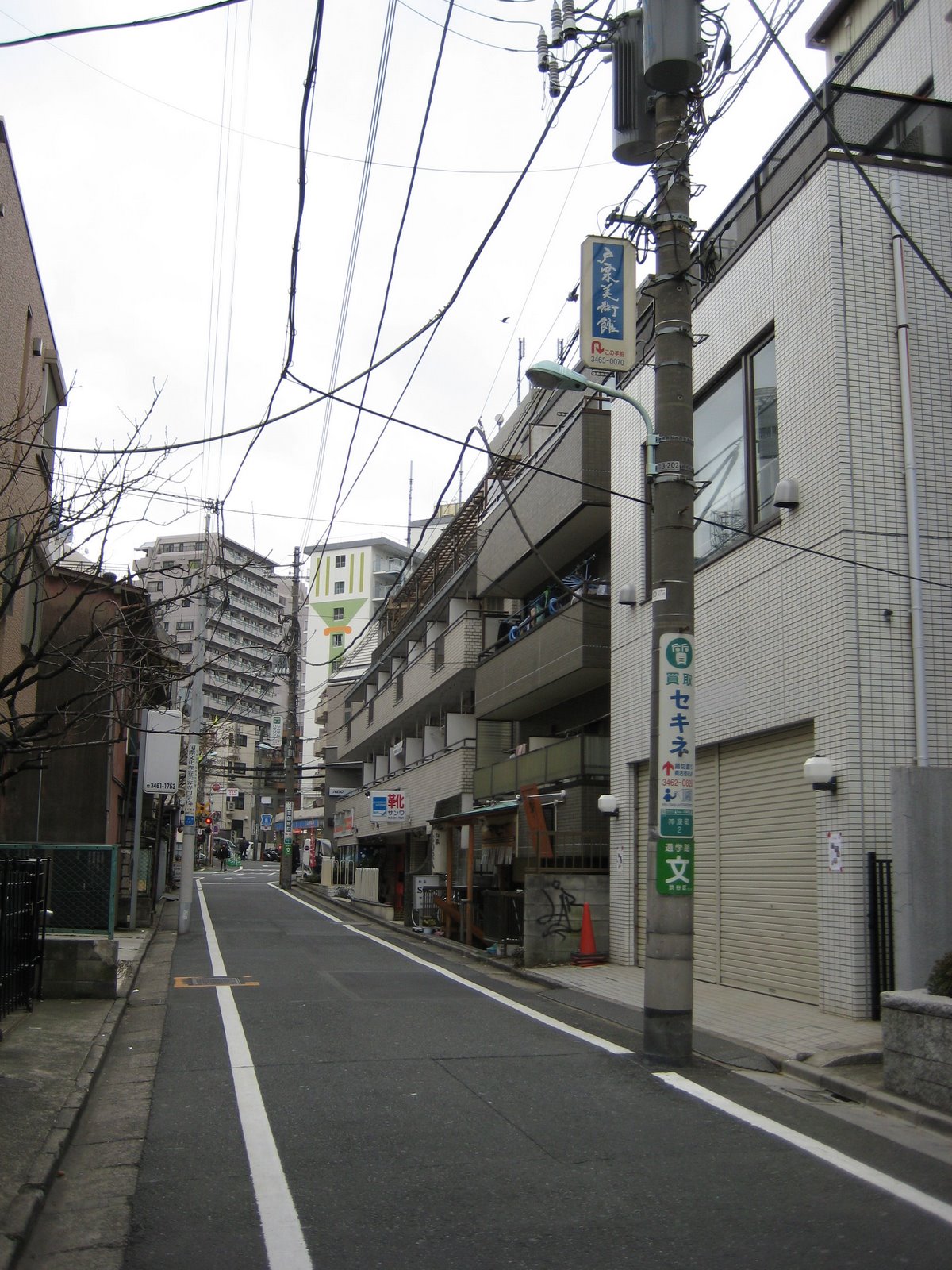 [shibuya_houses.jpg]