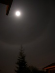 [Moon+halo+2008-03-18.jpg]