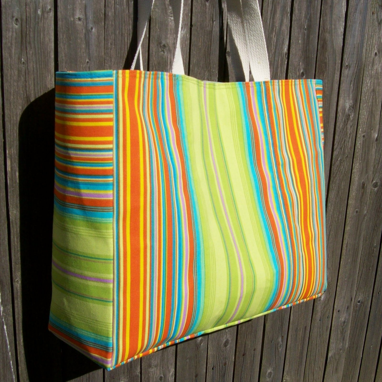 [color+tote+fence.jpg]