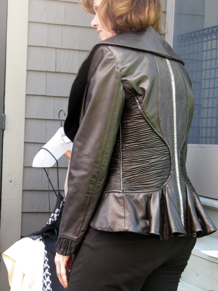 [07-0429_fig+meeting_leather+jacket+&+frock_01_e100.jpg]