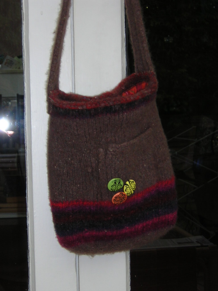[knitting+001.JPG]