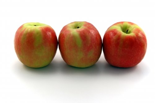 [3_apples.jpg]