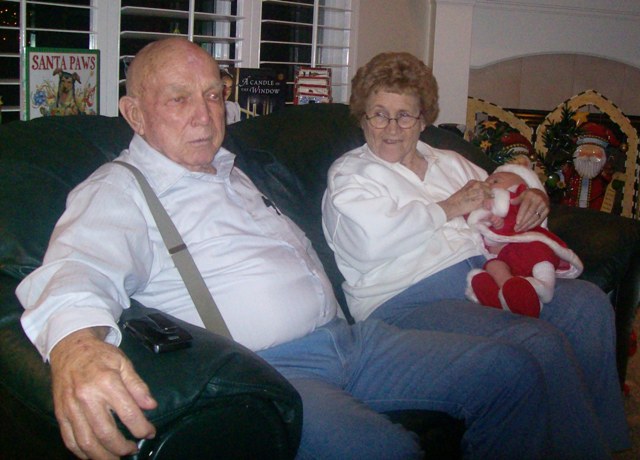 [Grandparents+Johnson+&+Skylar.jpg]
