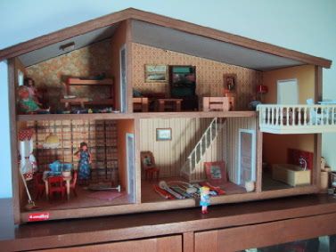 Vintage mid-1970s Lundby dolls' house.