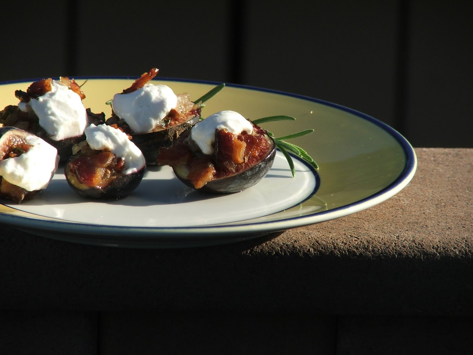 [figs+bacon+goat+cheese+aug2007.JPG]