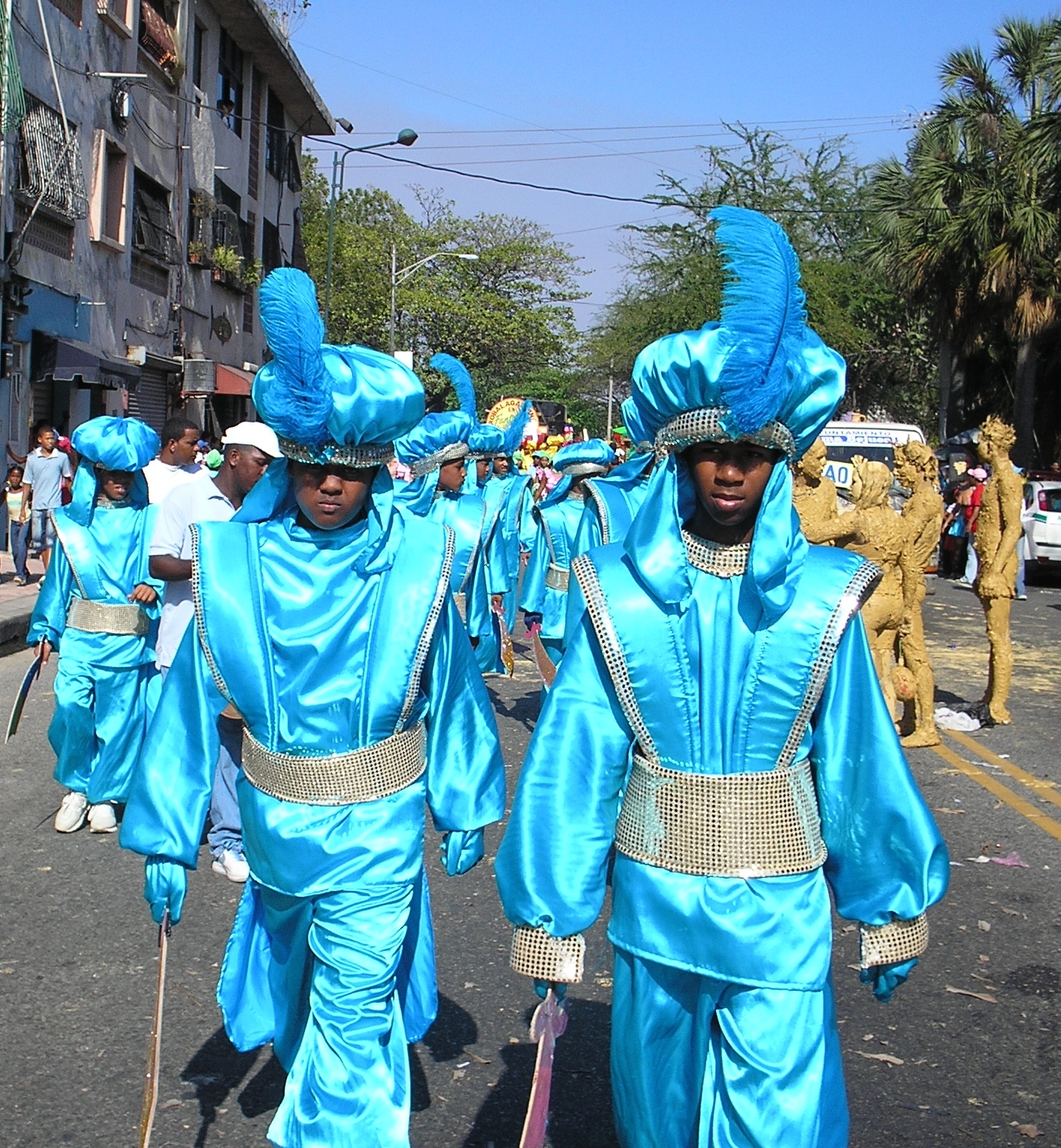 [azul+extraÃ±o+carnaval.jpg]