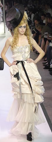 [christain+lacroix+couture+f2007.jpg]