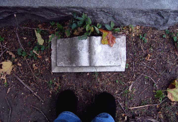 [blog+#3+york+st+cemetery+31oc07.jpg]