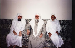 Sheikh Sa'duddin Murod (tengah) dan Sheikh Yusuf Al-Hasani (kiri)