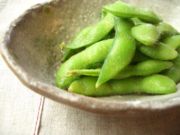 [180px-Edamame_-_boild_green_soybeans.jpg]