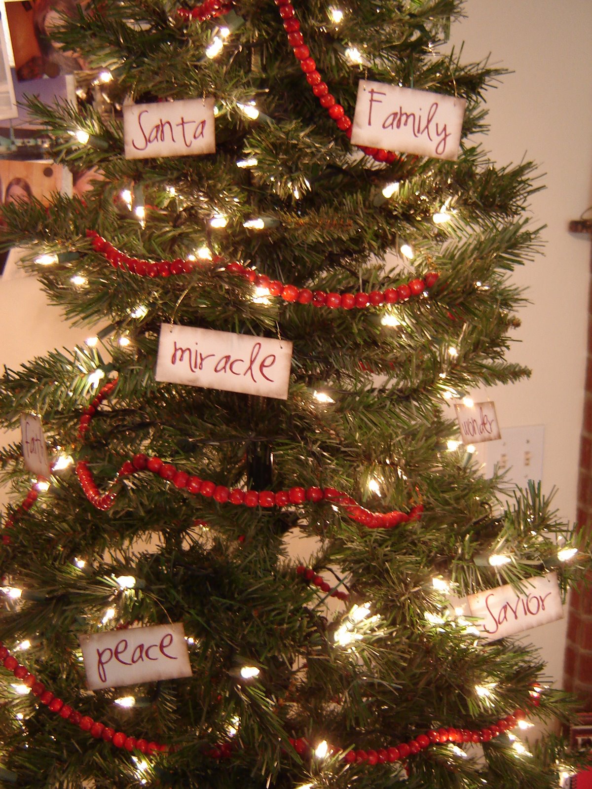 [christmas+tree+12-07.JPG]