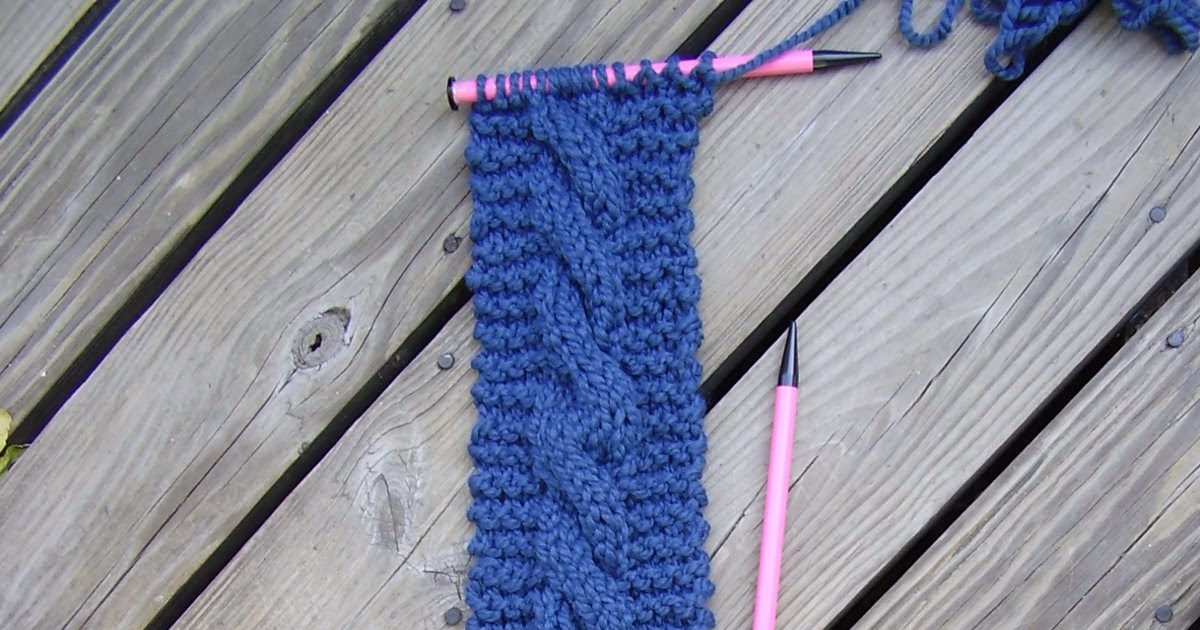 Knitting Dragonflies: My Chunky Cable Simple Scarf Pattern