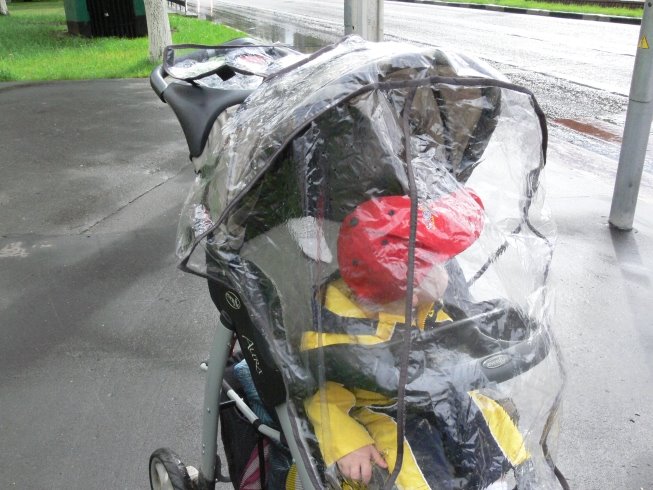 [rain+coat+for+the+stroller.JPG]