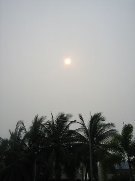 [450px-SG_haze-obscured-sun_2.JPG]