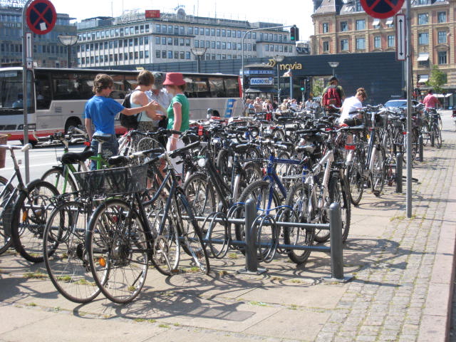 [382+Copenhage_Bikes.jpg]